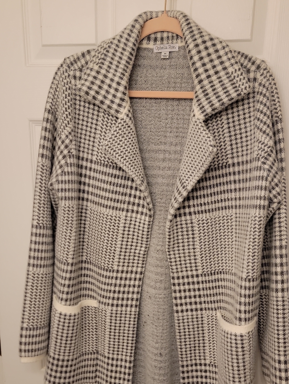 Ophelia Rae Women's Black and White Houndstooth Open-Front Cardigan
